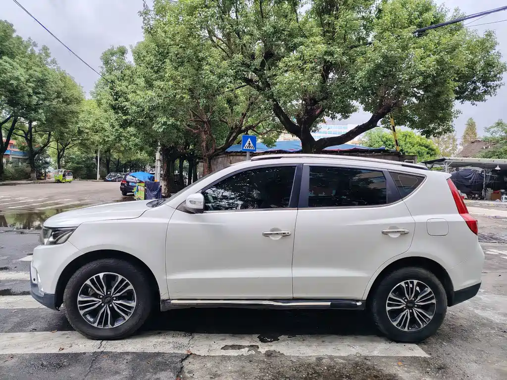 Geely Vision X6 — миниатюра 7