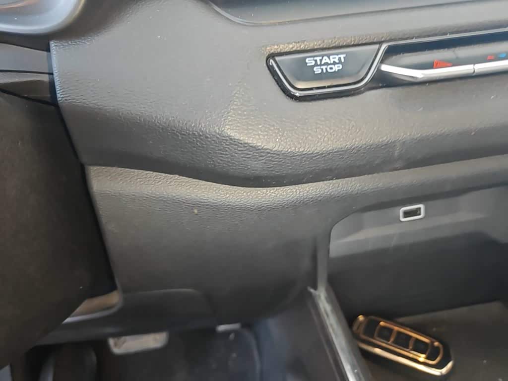 Geely Vision X3 1.5 л 2021 г. шампань/коричневый, пробег 37400 км