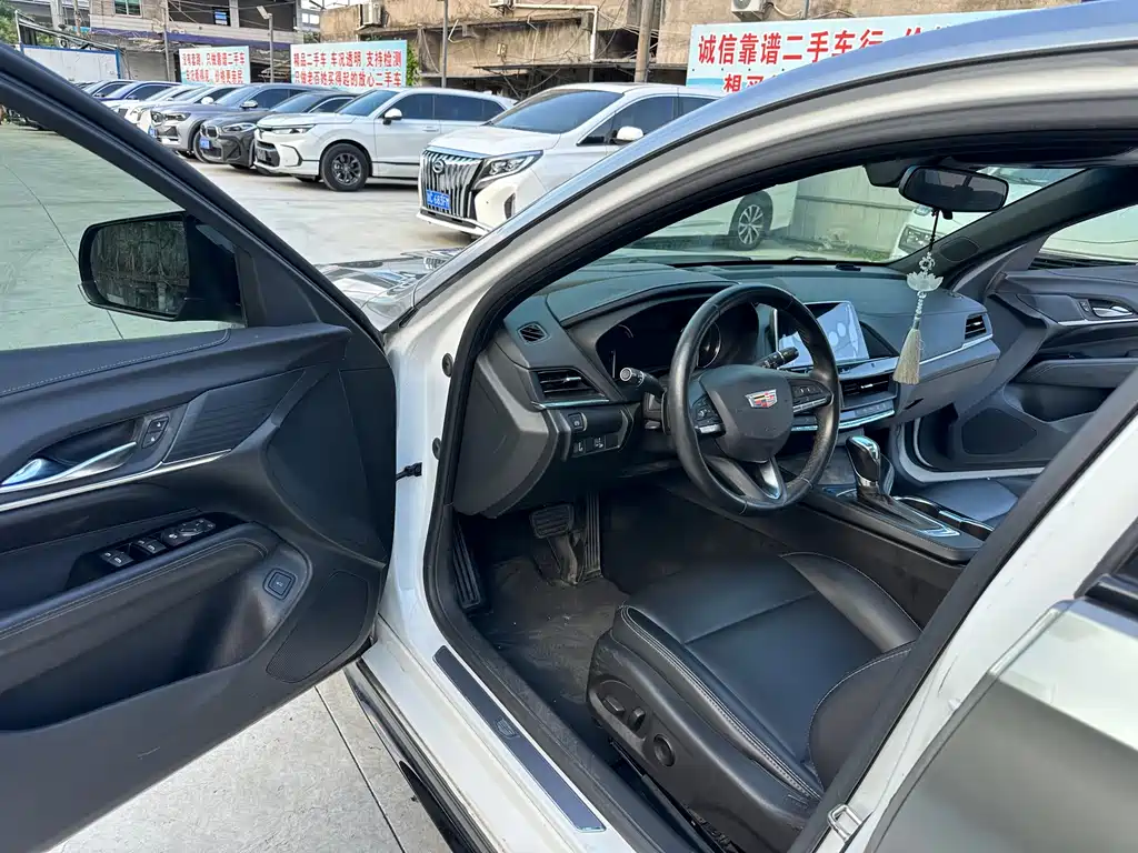 Cadillac CT4 — миниатюра 7