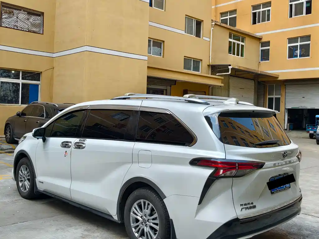 Toyota Sienna — миниатюра 22