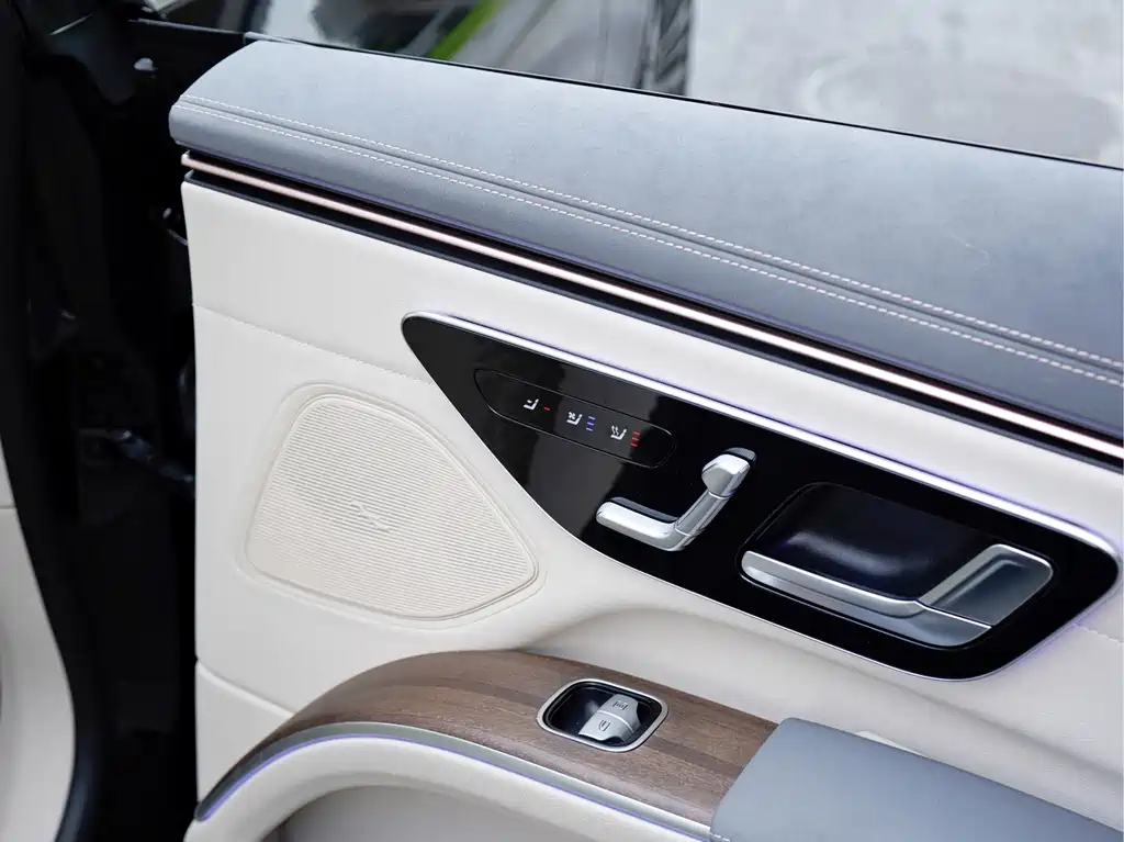 Mercedes-Benz EQS — миниатюра 17
