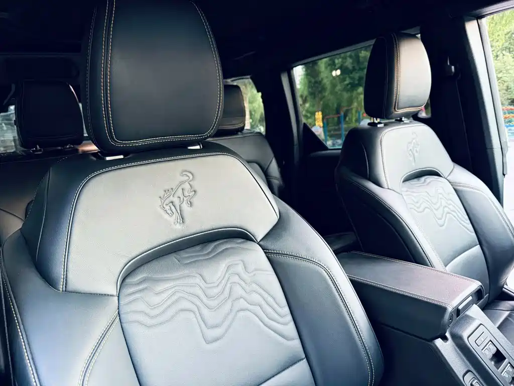 Ford Bronco — миниатюра 15