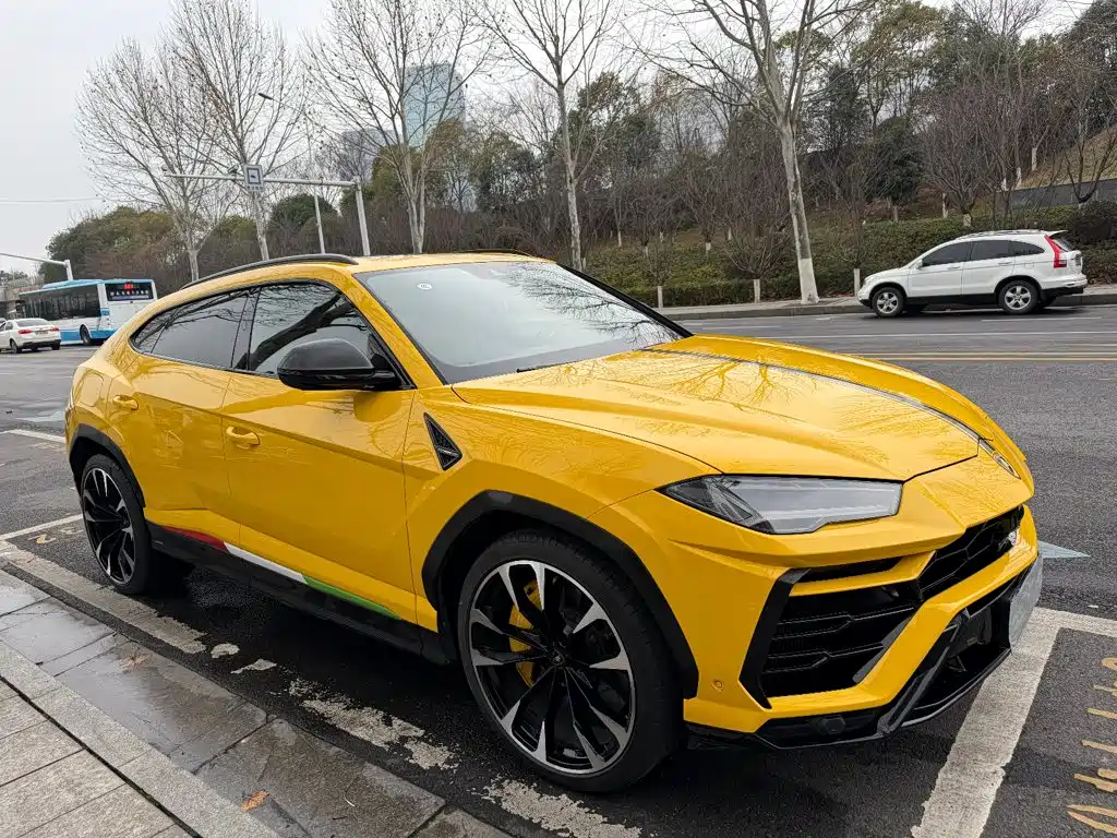 Lamborghini Urus — миниатюра 11