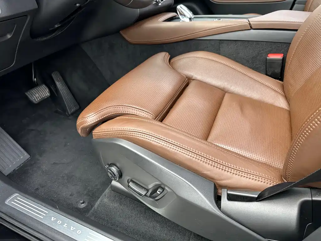 Volvo XC90 — миниатюра 7