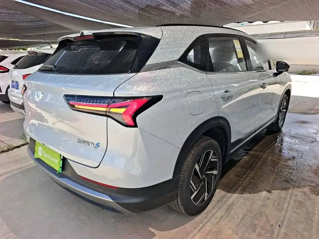 Заказать Wuling Xingguang S 2026 года за 1 945 533 ₽  из Китая