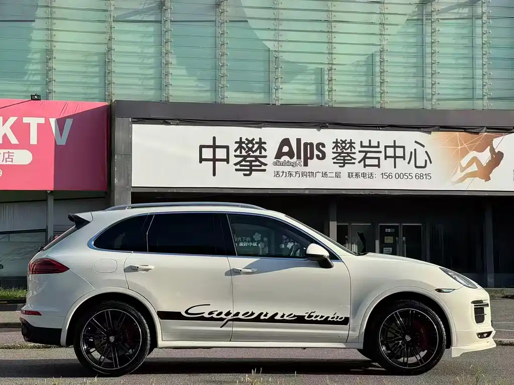 Porsche Cayenne — миниатюра 4