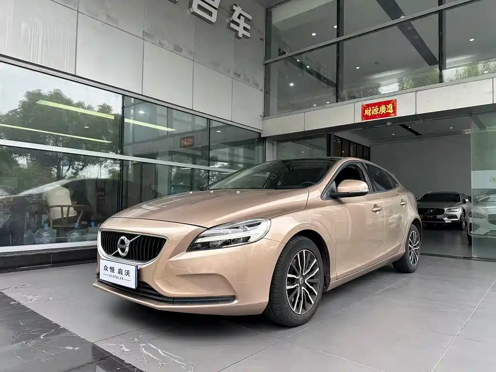 Купить Volvo V40