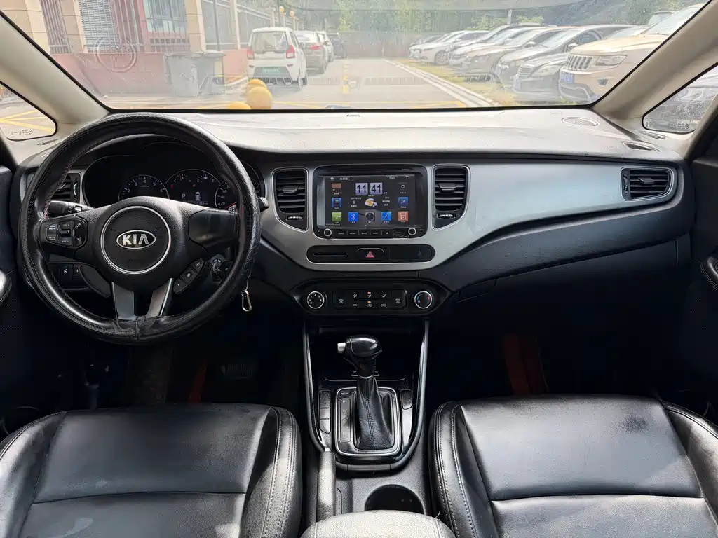 Kia Carens — миниатюра 8