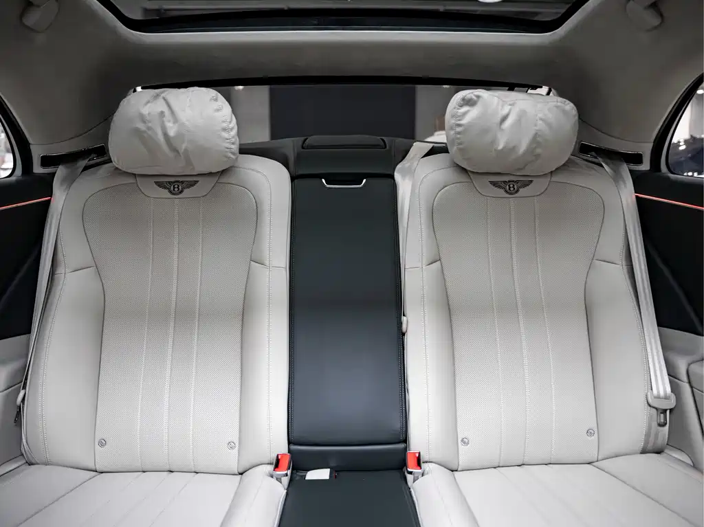 Bentley Flying Spur — миниатюра 17