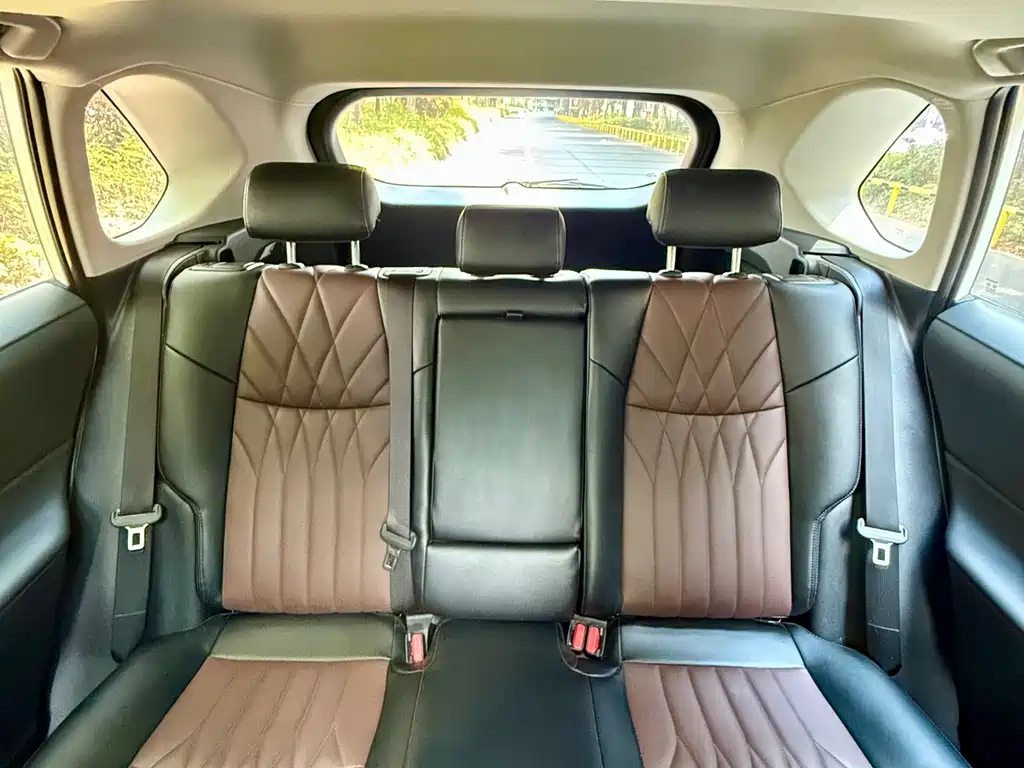 Toyota RAV4 — миниатюра 13