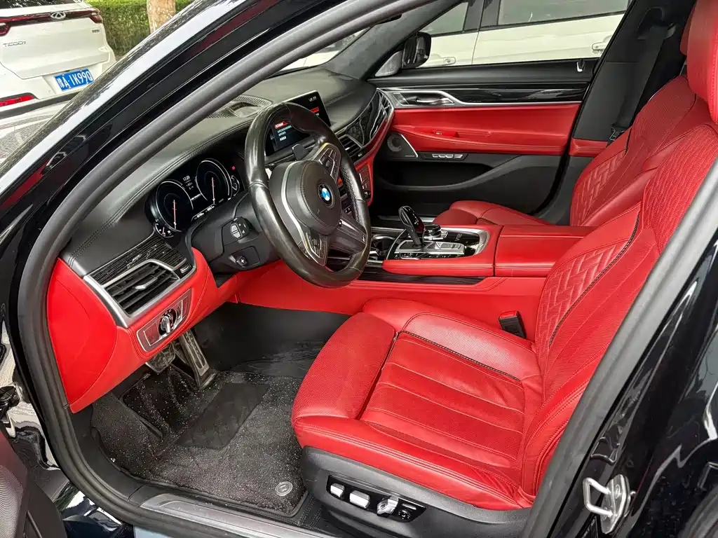 BMW 7 Series — миниатюра 4