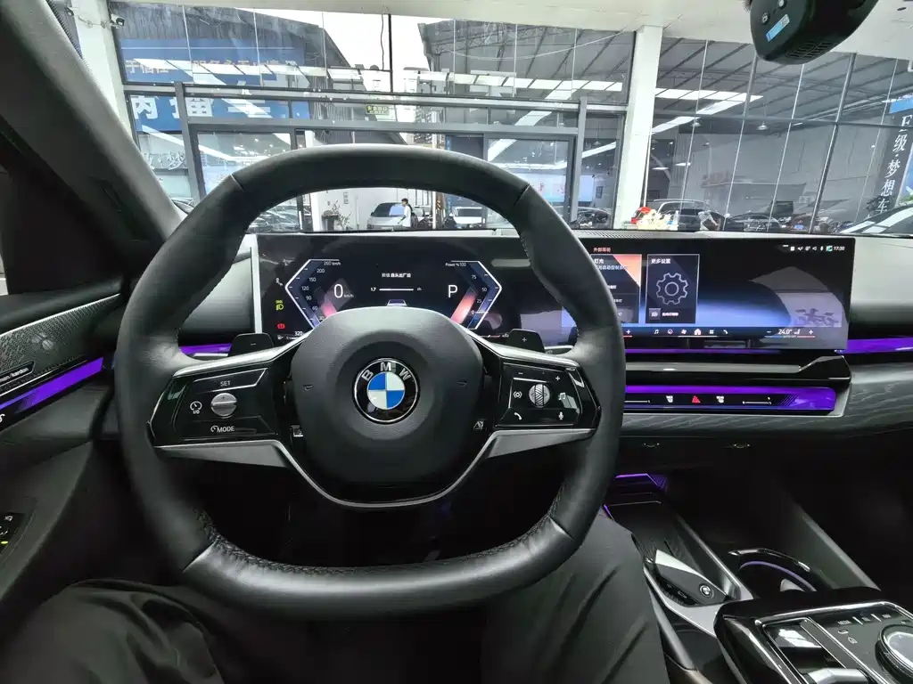 BMW 5 Series — миниатюра 12