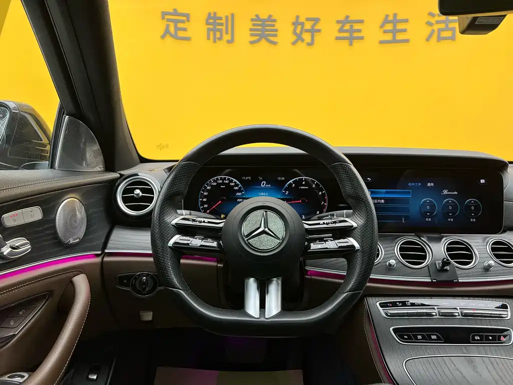 MERCEDES-BENZ E CLASS