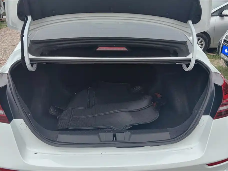 Geely Emgrand 2021 UP 1.5L CVT Luxury