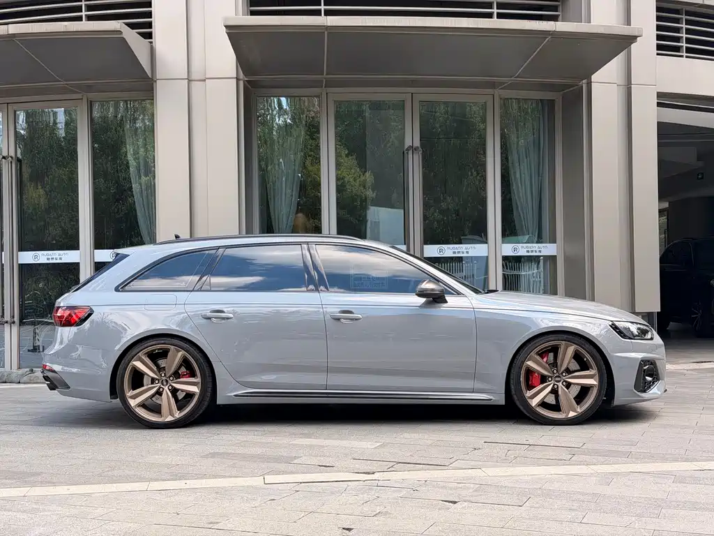 Audi RS 4 — миниатюра 7
