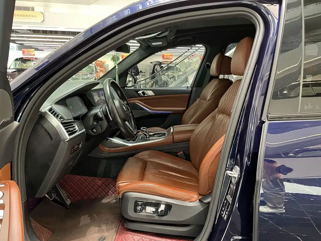 BMW X7 — миниатюра 11