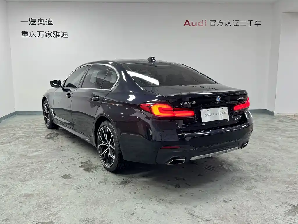 BMW 5 Series — миниатюра 7