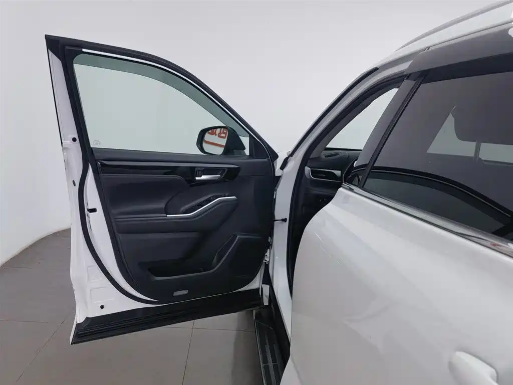 Toyota Highlander 2022 2.5L Luxury 7 мест