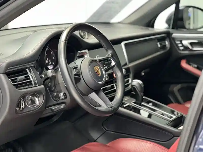 Porsche Macan — миниатюра 9