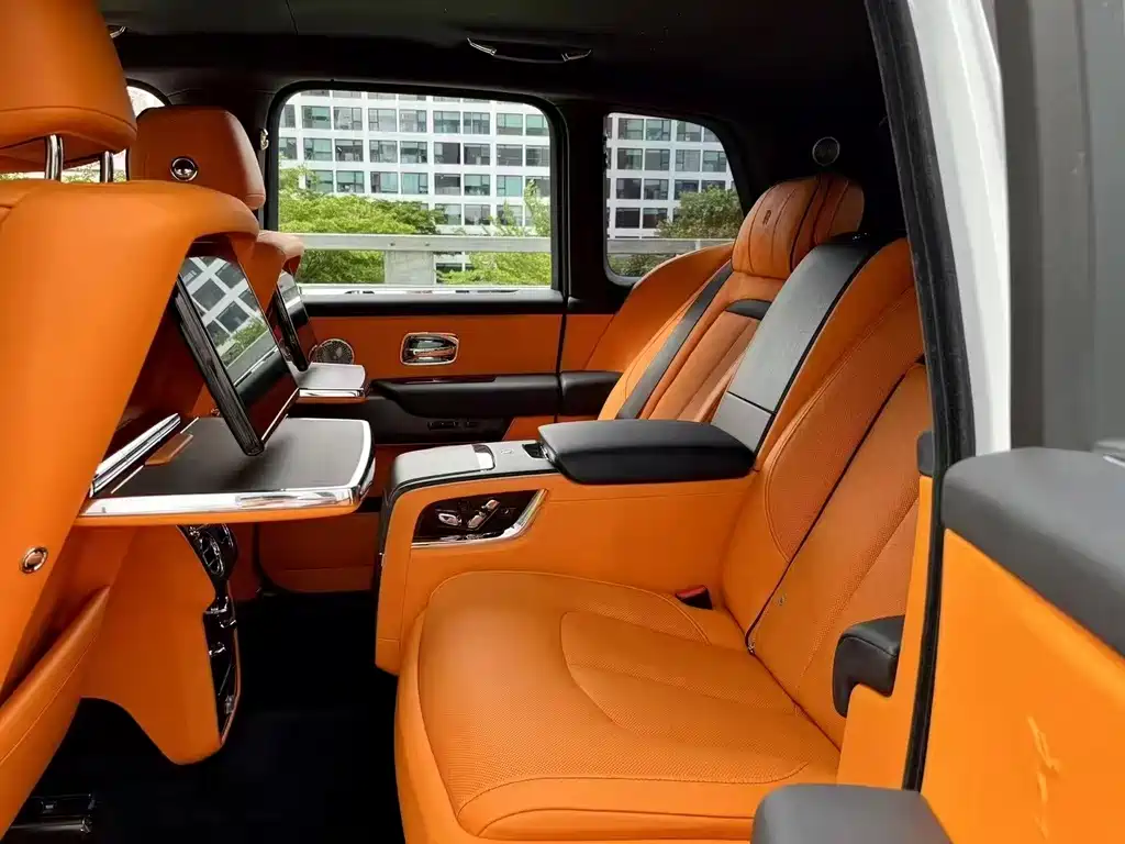 Rolls-Royce Cullinan — миниатюра 7