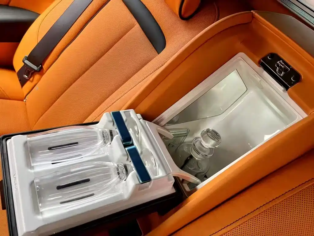 Rolls-Royce Cullinan — миниатюра 6