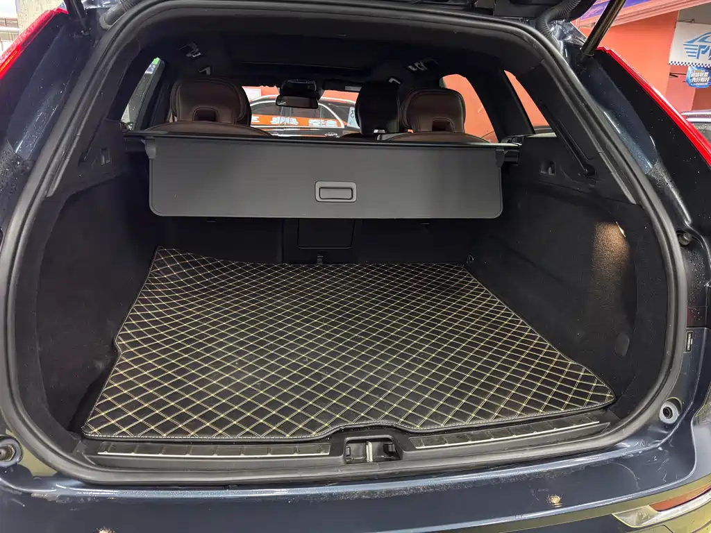 Volvo XC60 — миниатюра 13