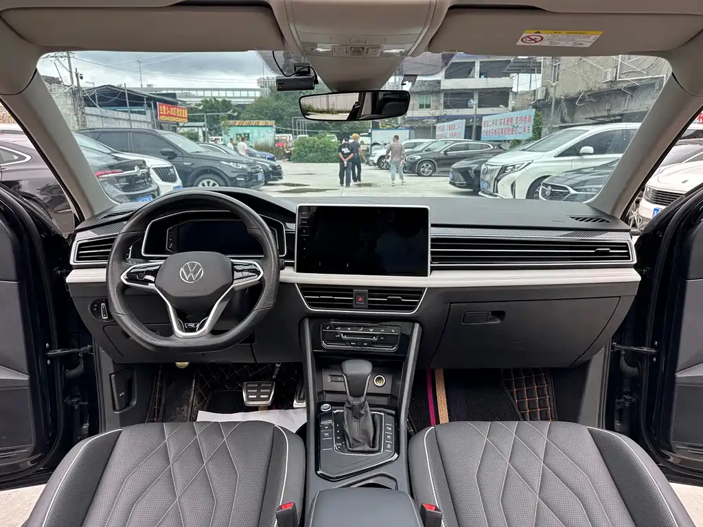 Volkswagen Tiguan L — миниатюра 9