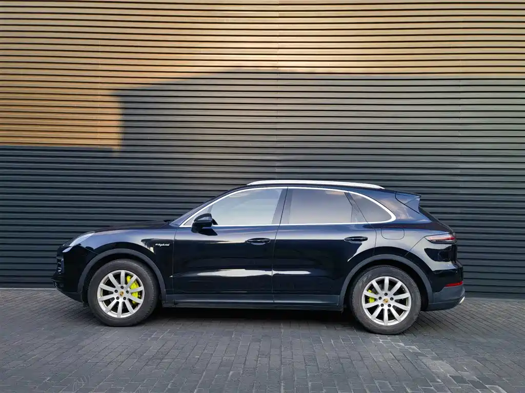 Porsche Cayenne Hybrid — миниатюра 11