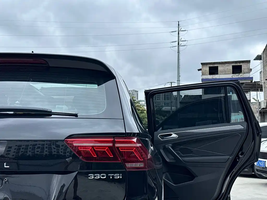 Volkswagen Tiguan L — миниатюра 20
