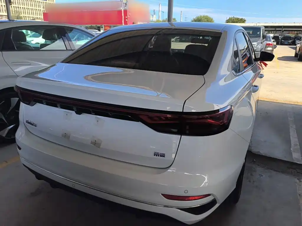 Geely Emgrand — миниатюра 6