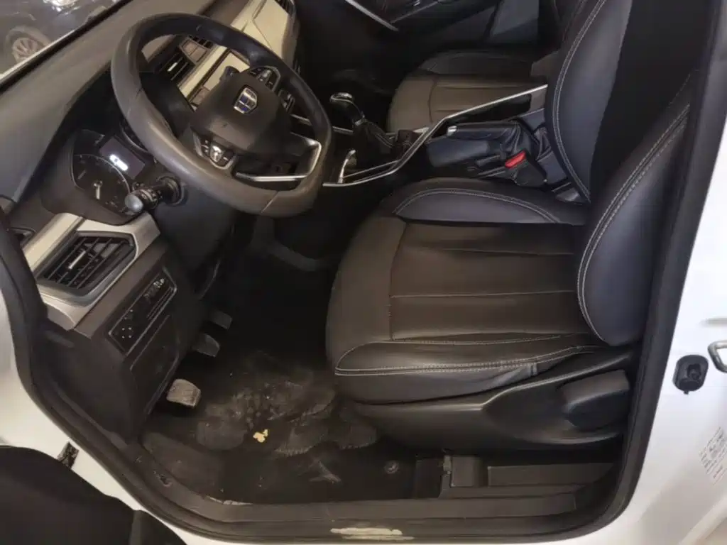 Geely Vision X3 — миниатюра 15