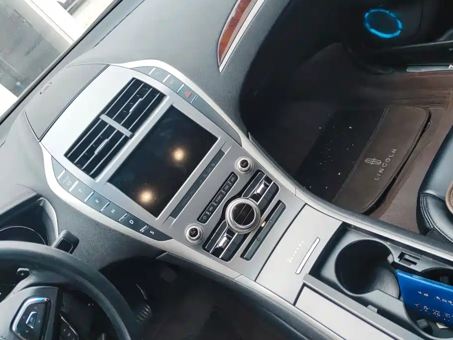 Lincoln MKZ — миниатюра 13