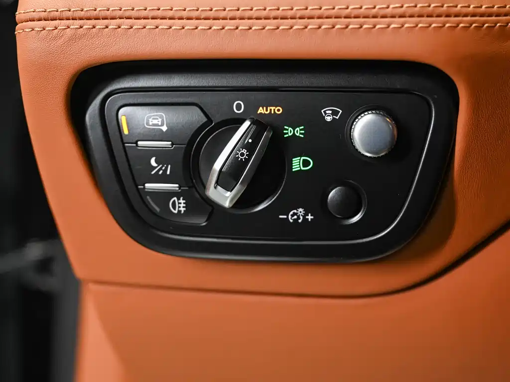 BENTLEY TIMYUE PLUG IN HYBRID