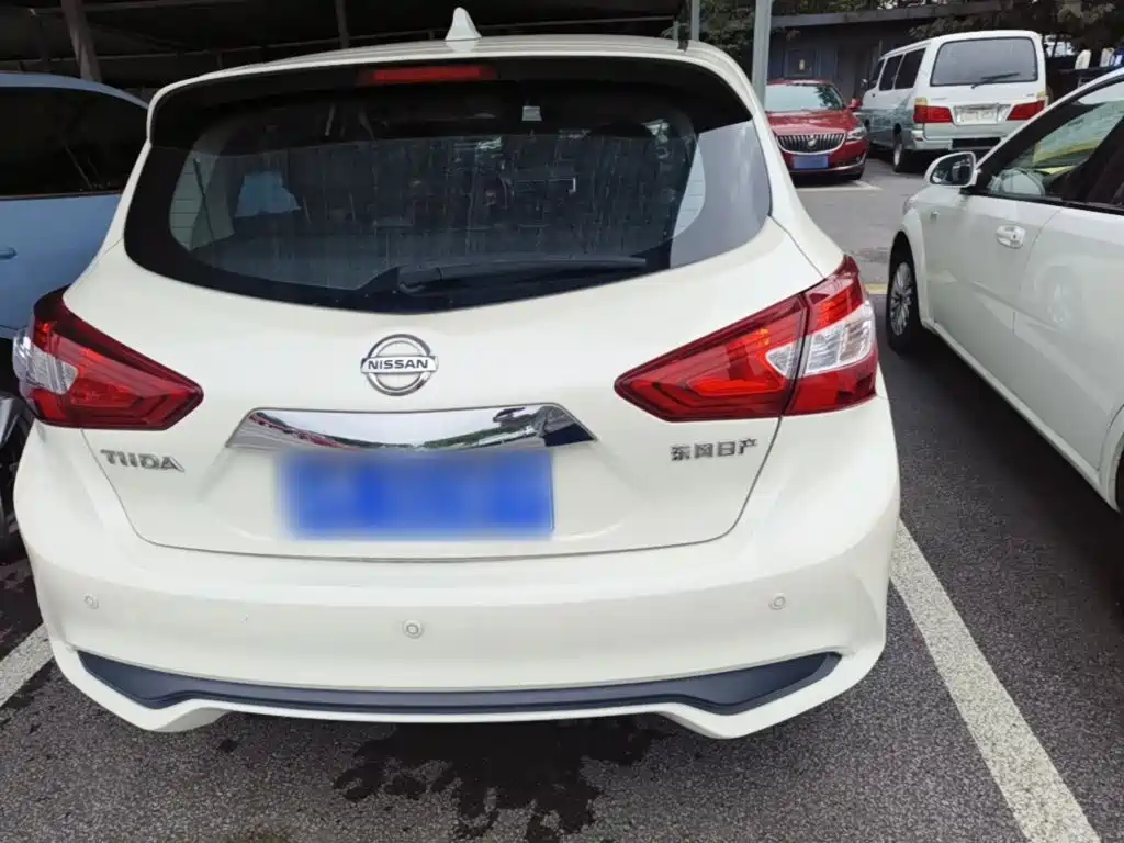 Nissan Tiida — миниатюра 6