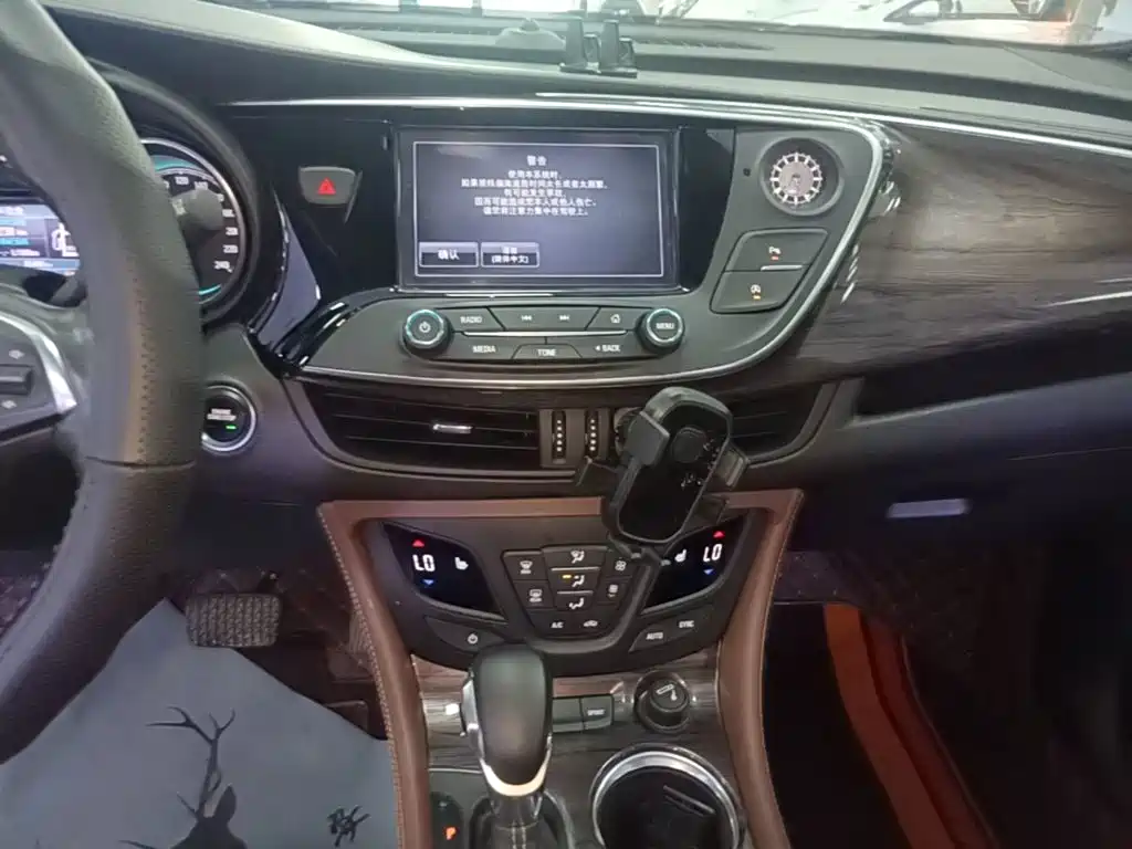 Buick Envision Plus — миниатюра 13