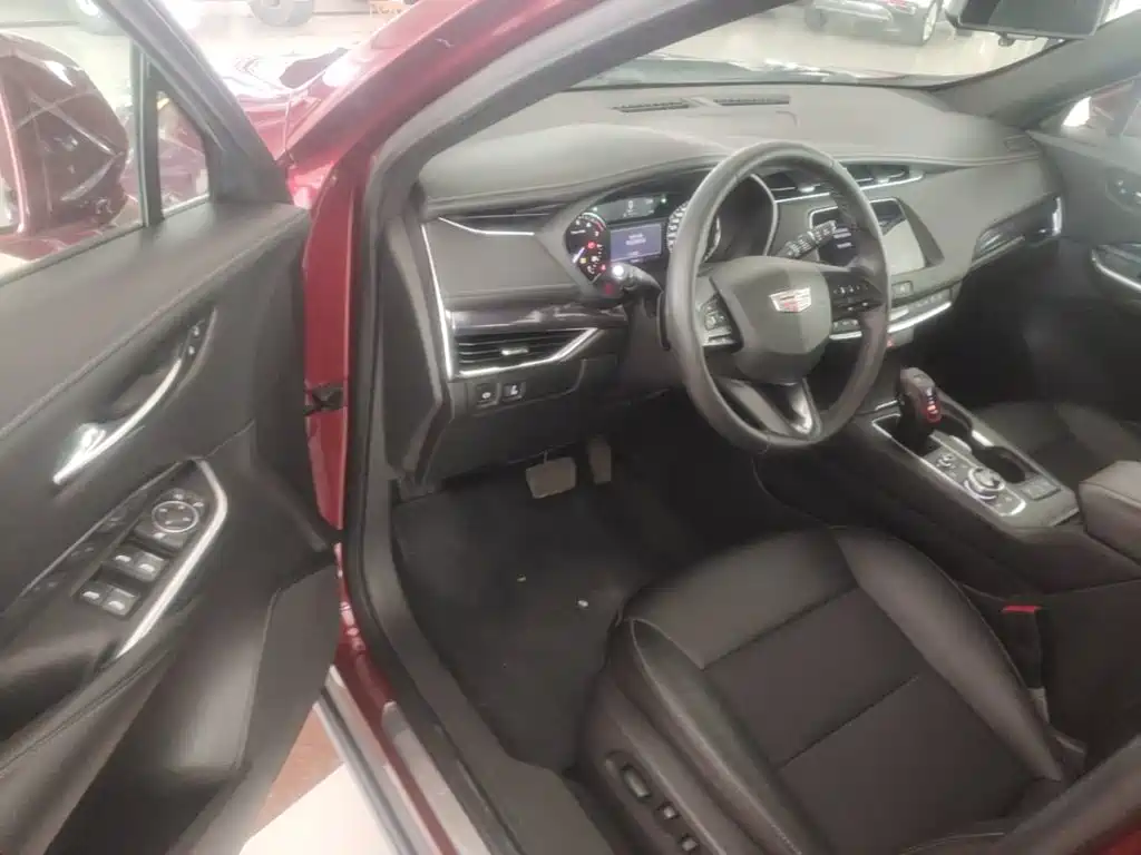 Cadillac XT4 — миниатюра 16