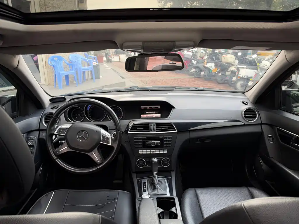 Mercedes-Benz C-Class — миниатюра 4