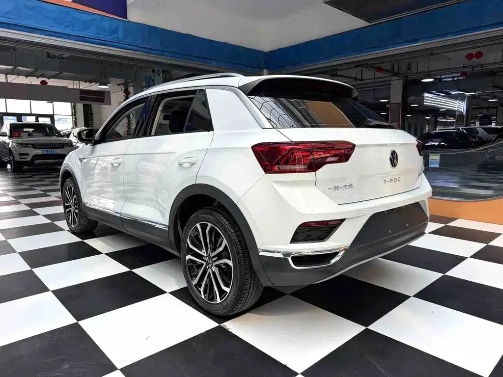 Volkswagen T-Roc — миниатюра 16
