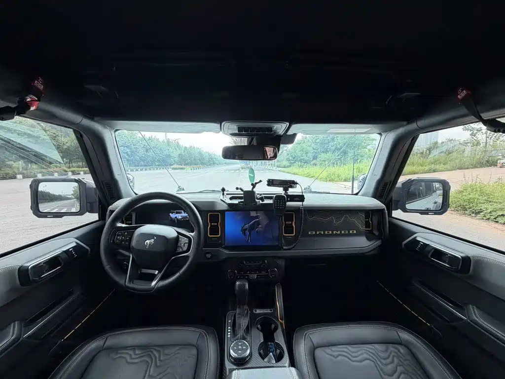 Ford Bronco — миниатюра 4