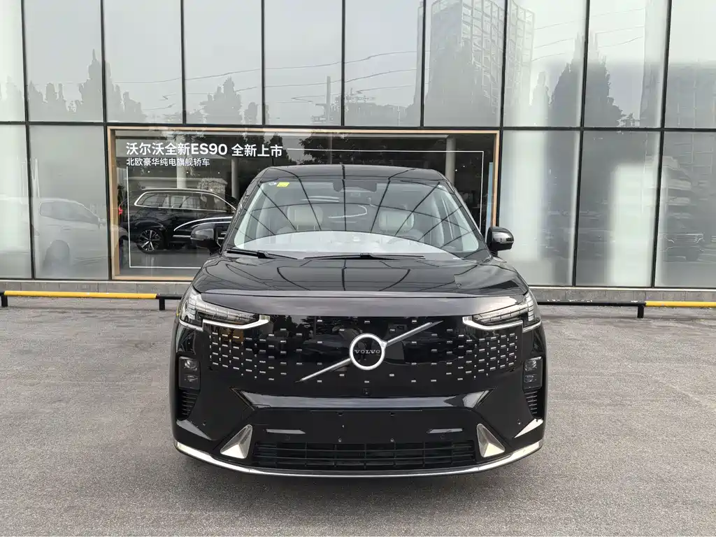Volvo EM90 — миниатюра 11