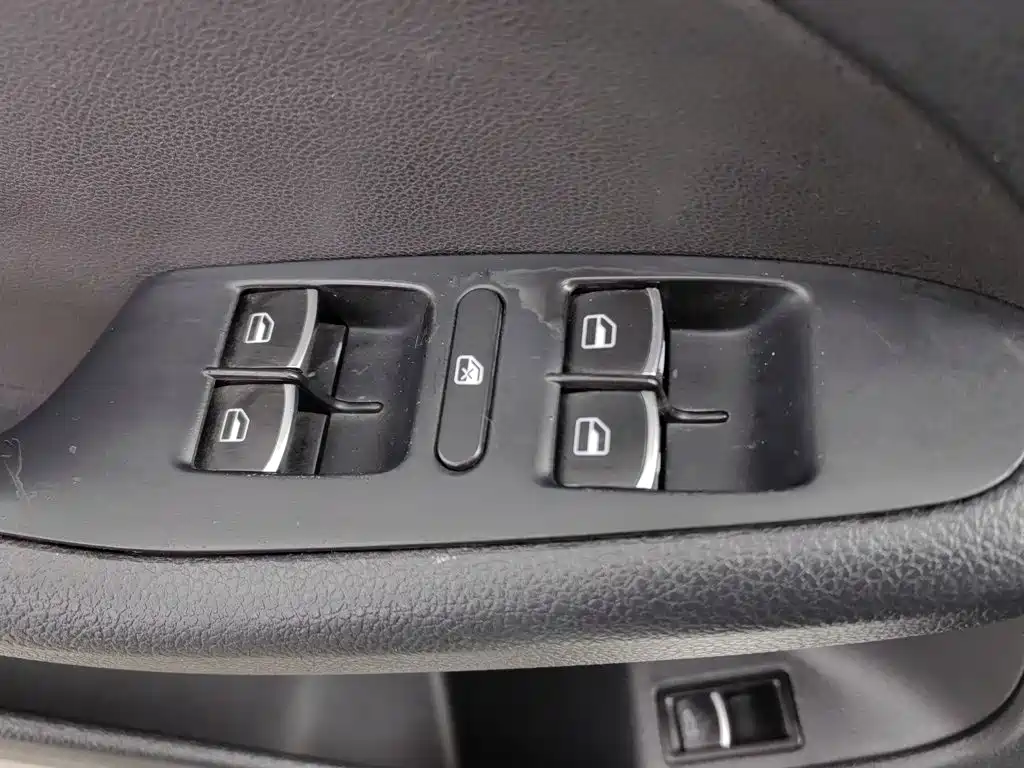 Volkswagen Sagitar — миниатюра 9