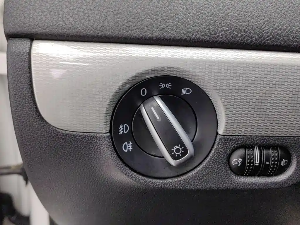 Volkswagen Sagitar — миниатюра 21
