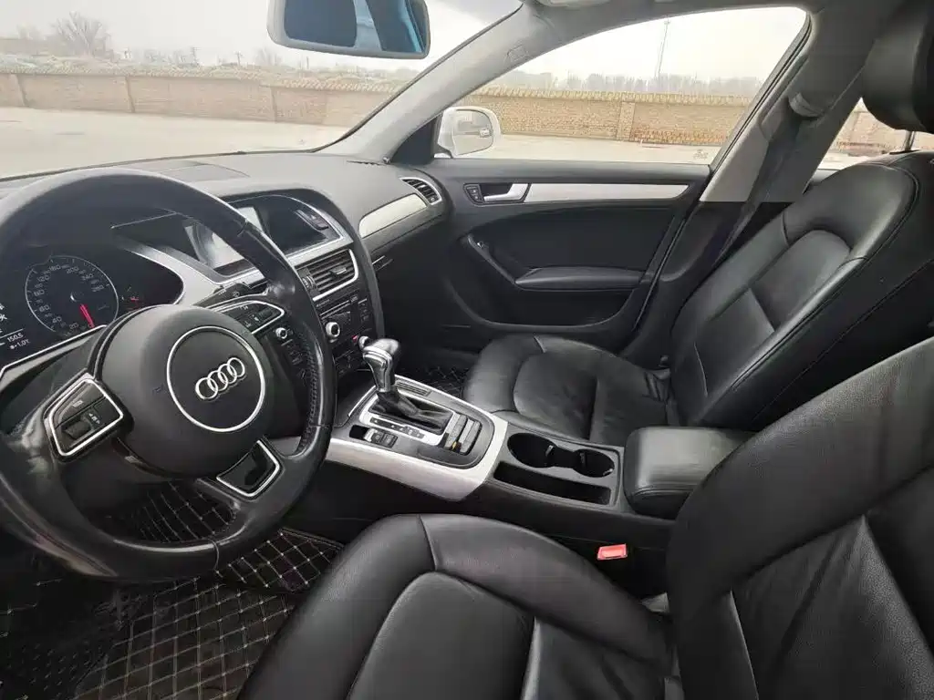 Audi A4L 2015 35 TFSI AT