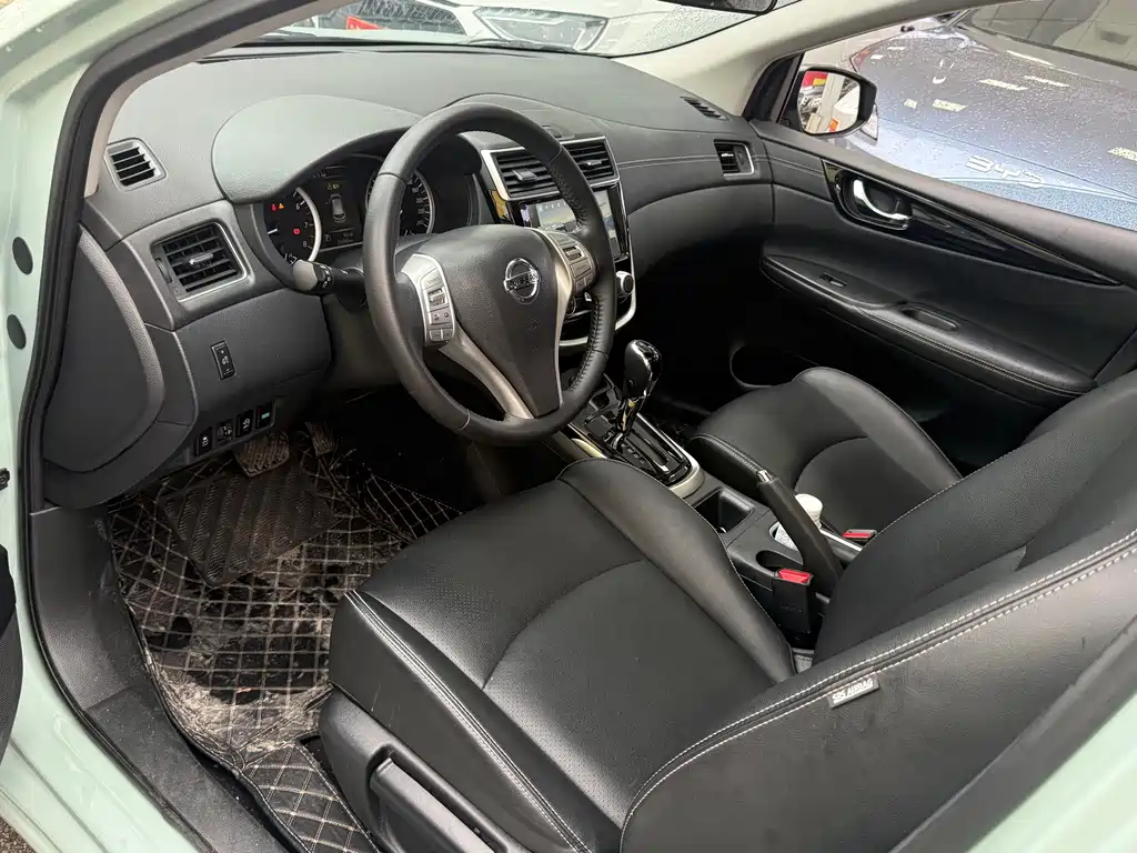 Nissan Tiida — миниатюра 3