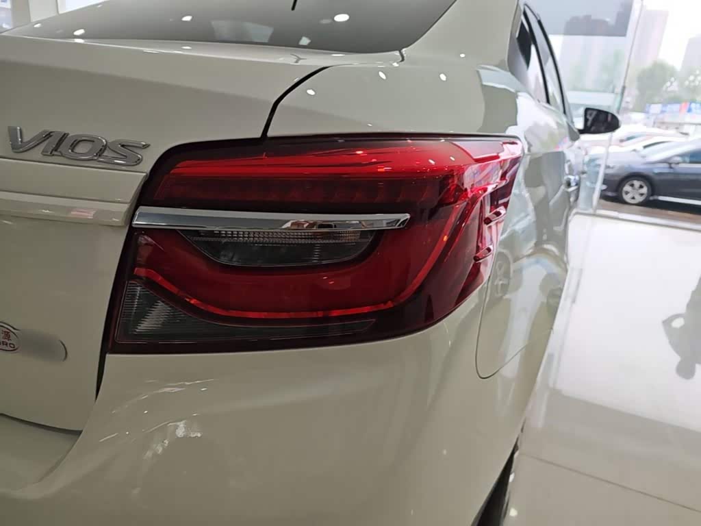 Toyota Vios 1.5 л 2023 г. Белый, пробег 22300 км