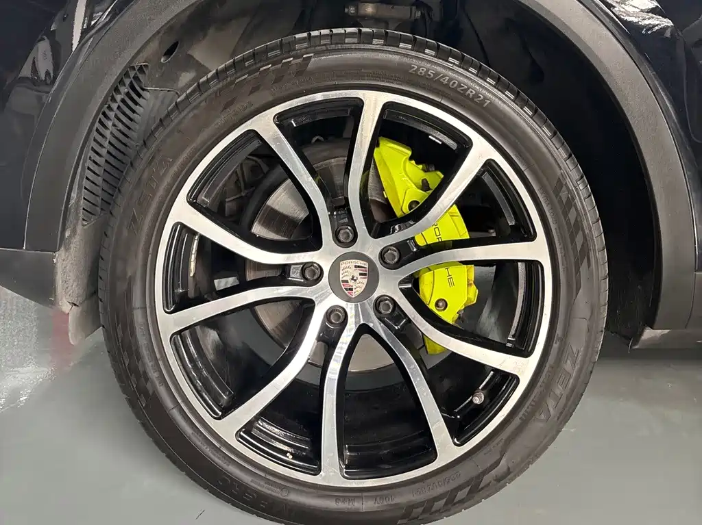 Porsche Cayenne Hybrid — миниатюра 7