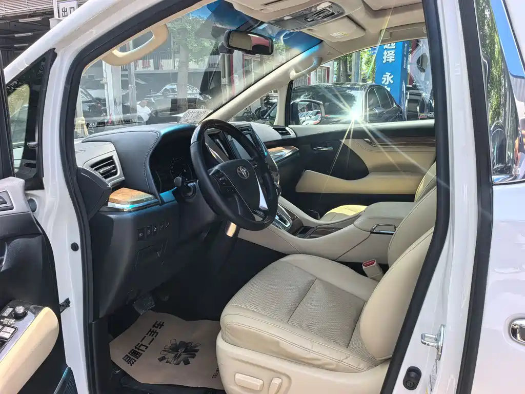 Toyota Alphard 2018 3.5L Luxury