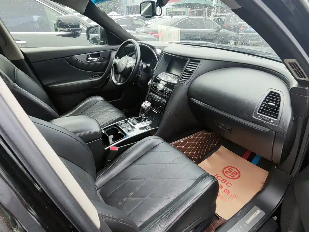 Infiniti FX — миниатюра 15