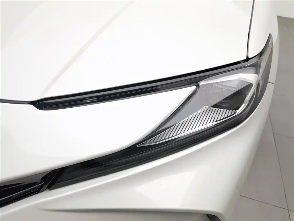 Toyota Camry 2024 2.0GVP Luxury