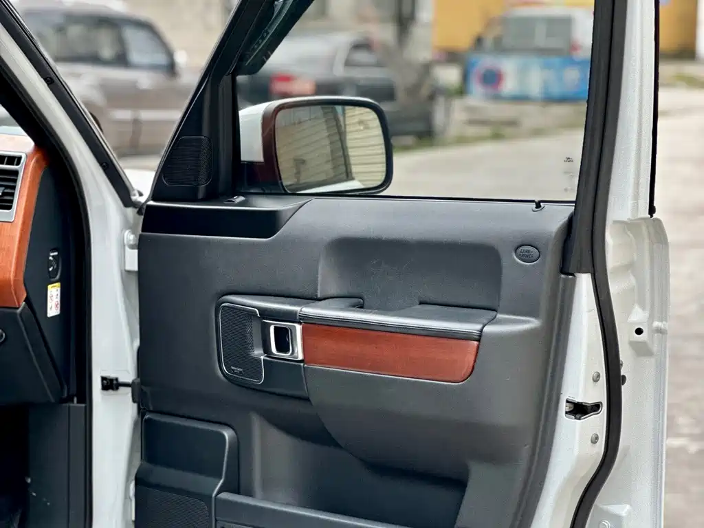 Land Rover Range Rover — миниатюра 47